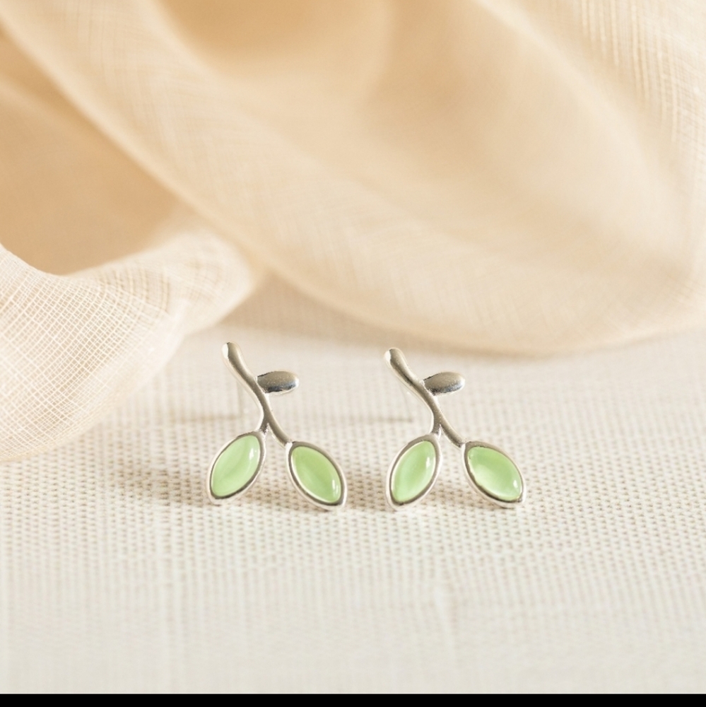Silver Leaf Earrings Fresh Green (S925) - Picture 3 of 7